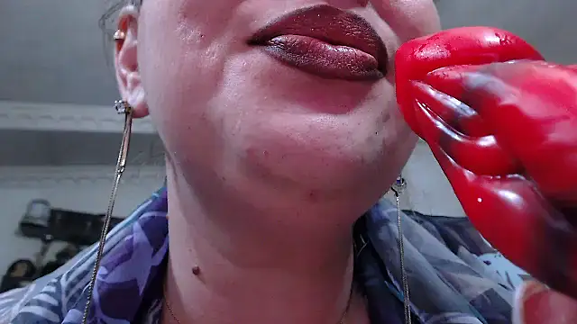 demon lick - video oleh model kamera piticaforever