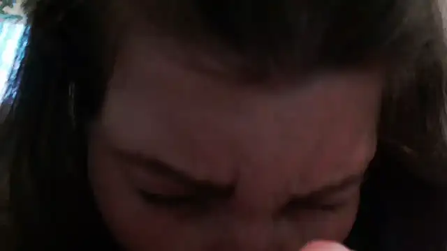 deepthroat - video oleh model kamera piticaforever