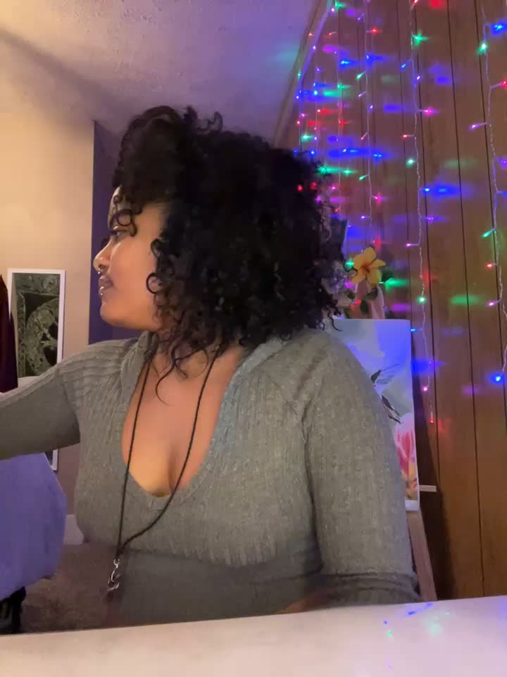 Get to know Princess vid ~ naked dancing, chatting, sitting pretty ;) - video by PrincessParamor cam model
