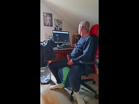 [12 Jan 12:51] Public Show - video by BerndisCam cam model