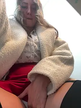 Private Show(play with ass in cafe) - video by Puzdosia cam model