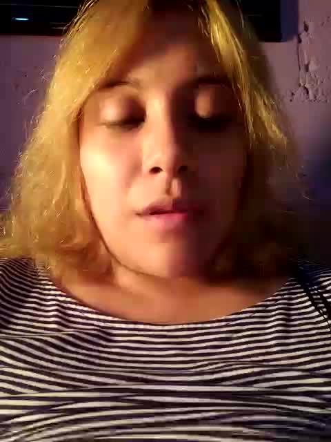 [26 Dec 23:00] Private Show – video od webkamerové modelky DORYY
