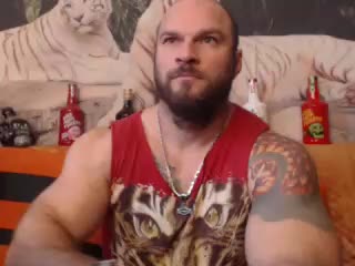 show off...flex arms..chest.. - clip cu viking_30 model videochat