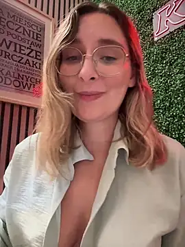 SPY private show!  BJ in public - video by The_Snowwhitee