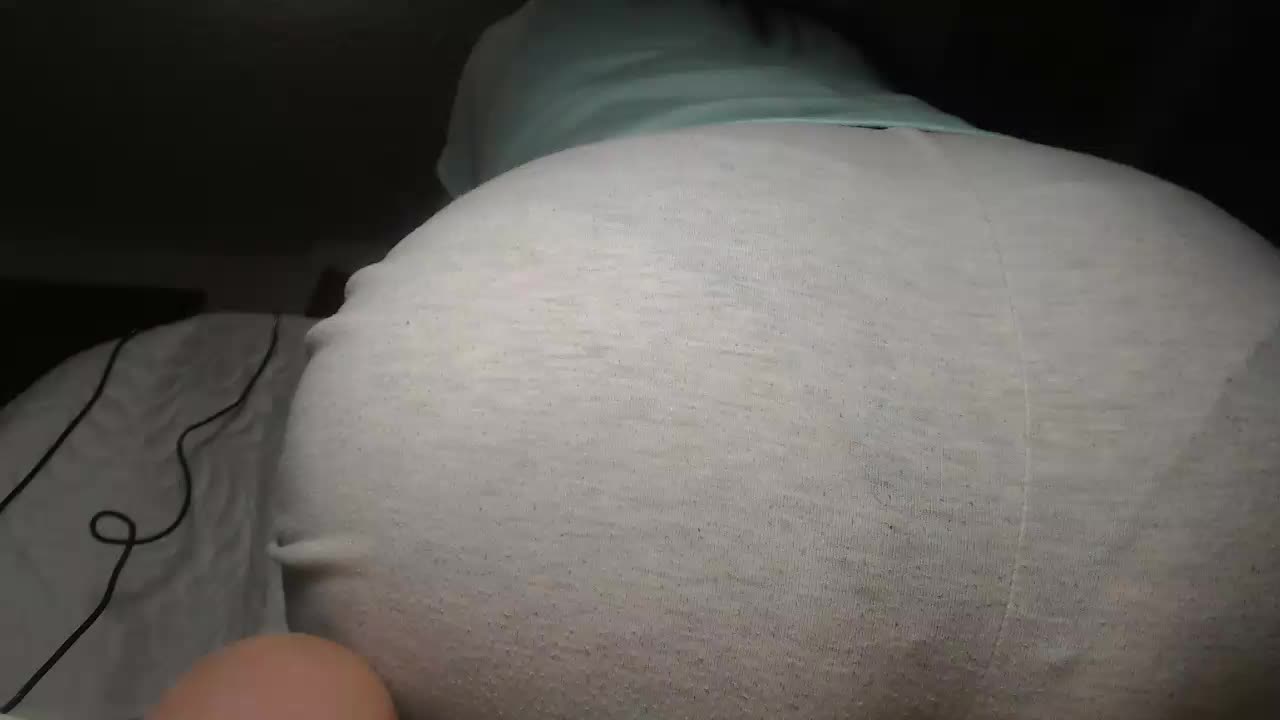 squirt dog stile－カメラキャストのprettyangelsquirtの動画