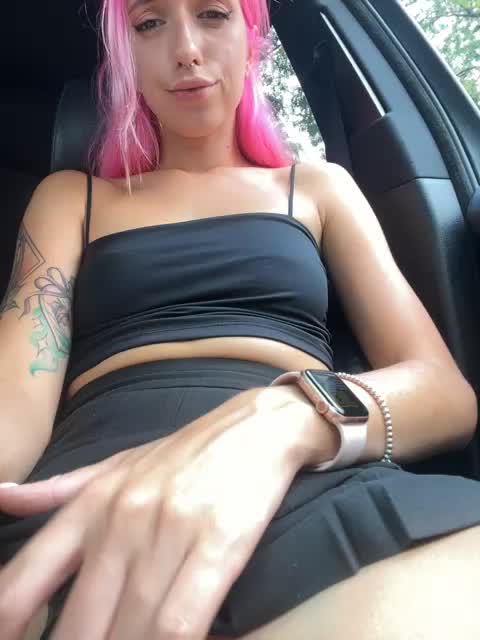 Hot private in car - video by Emili_20 cam model