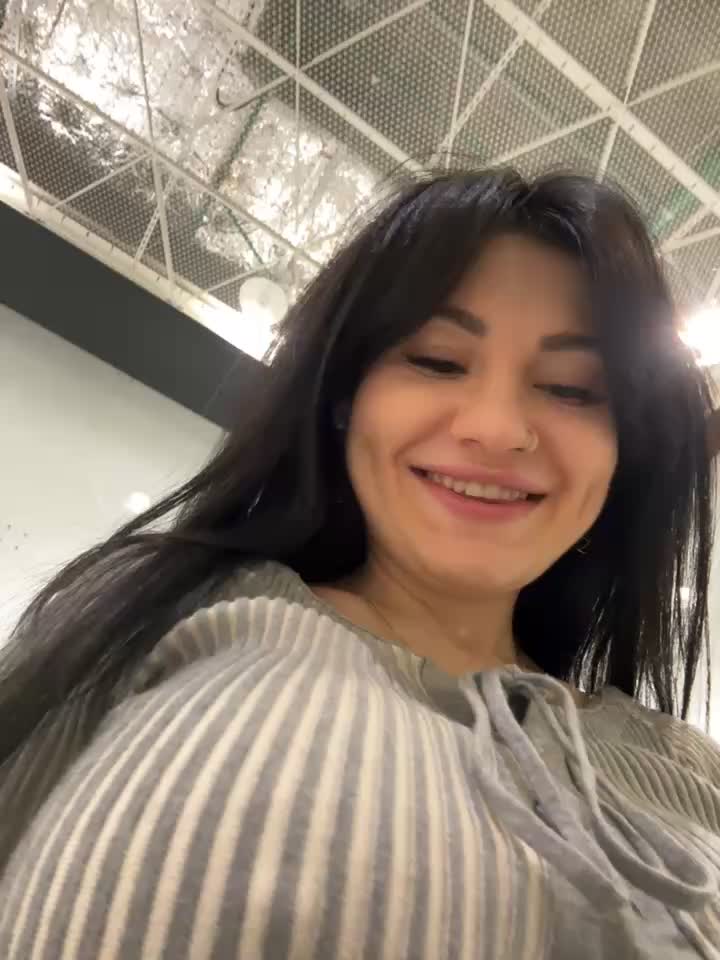 Playing with pussy in mall public 🤫 - video by Wet__Bunny cam model