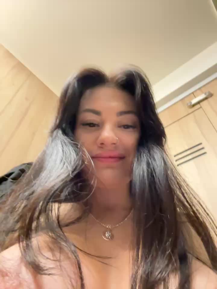 Twerk and squirt - video by Wet__Bunny cam model