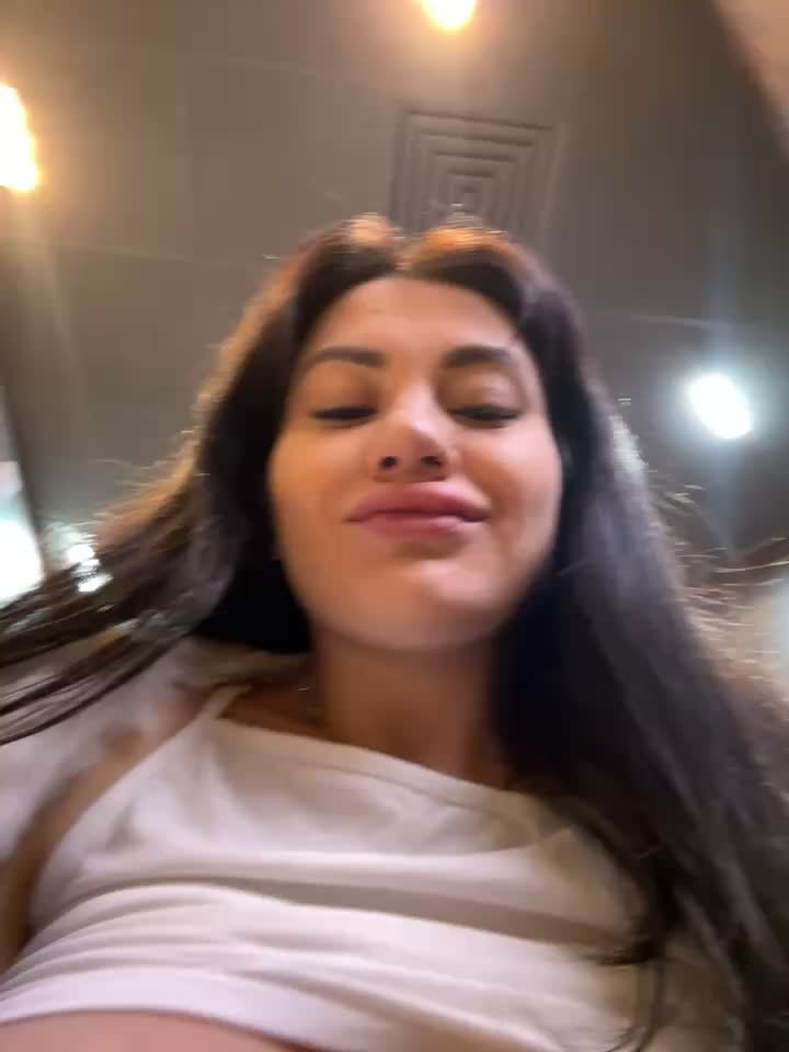 Crazy in McDonalds - video by Wet__Bunny cam model