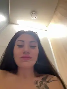 Yammi creamy pussy+squirt - video by Wet__Bunny cam model