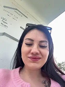 Squirt near people in park - video by Wet__Bunny cam model