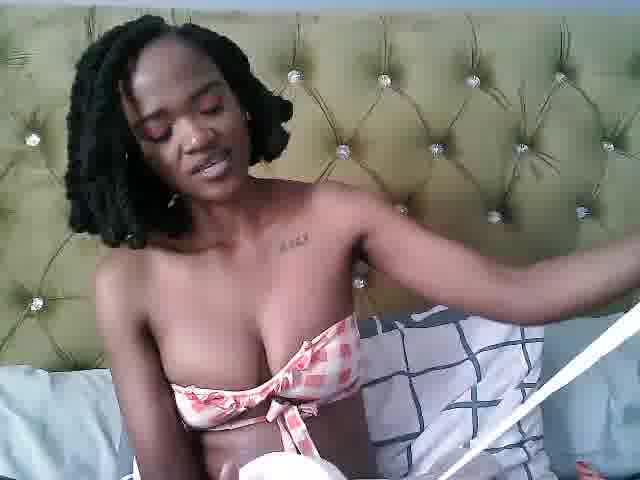 nose blowing fetish – video af NubianFairy cam-model