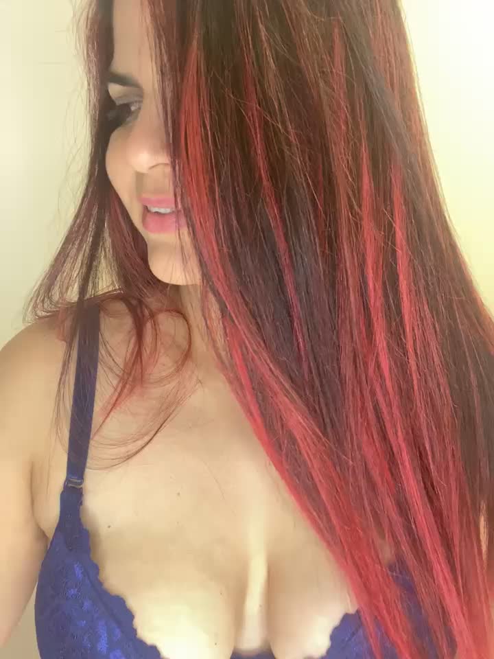 paint toenails and mount Dildo from the front - video by nurse_becky cam model