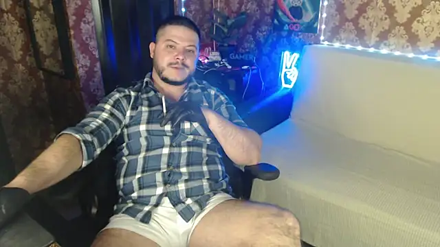 smoking with leather gloves - video by thor_master cam model