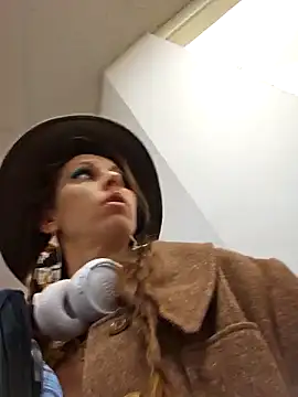 🔥🔥Furious Fingering in the Dressing Room Private Show🔥🔥 – видео вебкам-модели KittyWhispers