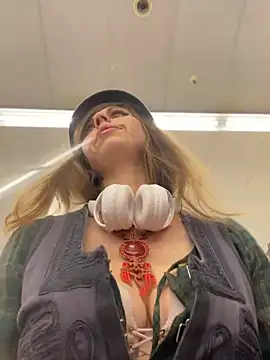 Jewel butt plug with very creamy naked orgasms in the public bathroom – видео вебкам-модели KittyWhispers