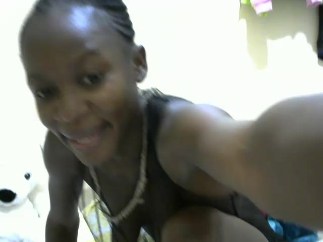 OIL - วิดีโอโดย SHILIBWA โมเดลแคม