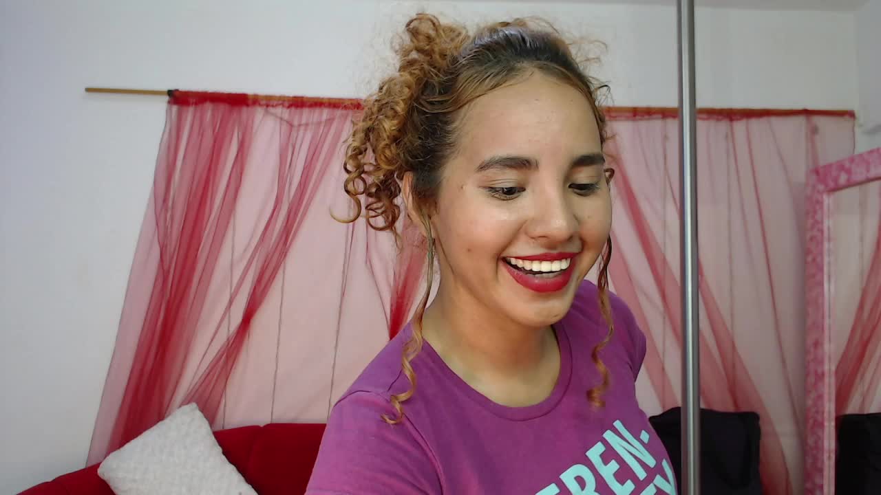 Private Show 1 - video by reichell_schmit cam model