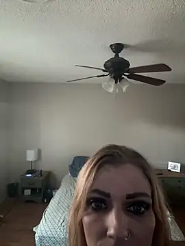 [25 Mar 08:10] Public Show 69 position goal met - vídeo de la modelo de cam T-MarriedAndMessy-K