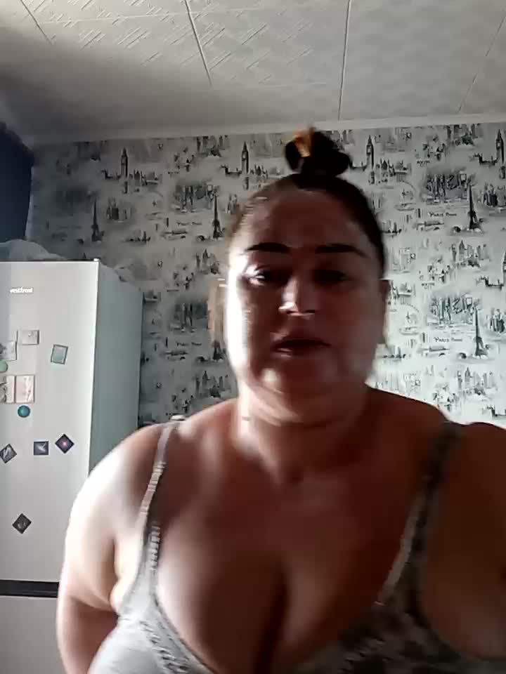 showing pussy – video od webkamerové modelky Amy_August