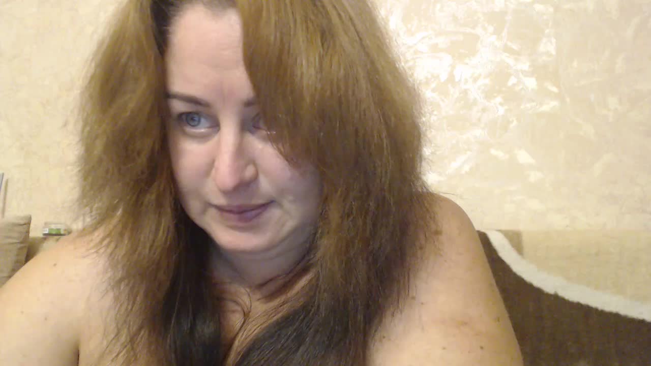 I show my beautiful breasts – video od webkamerové modelky Amy_August