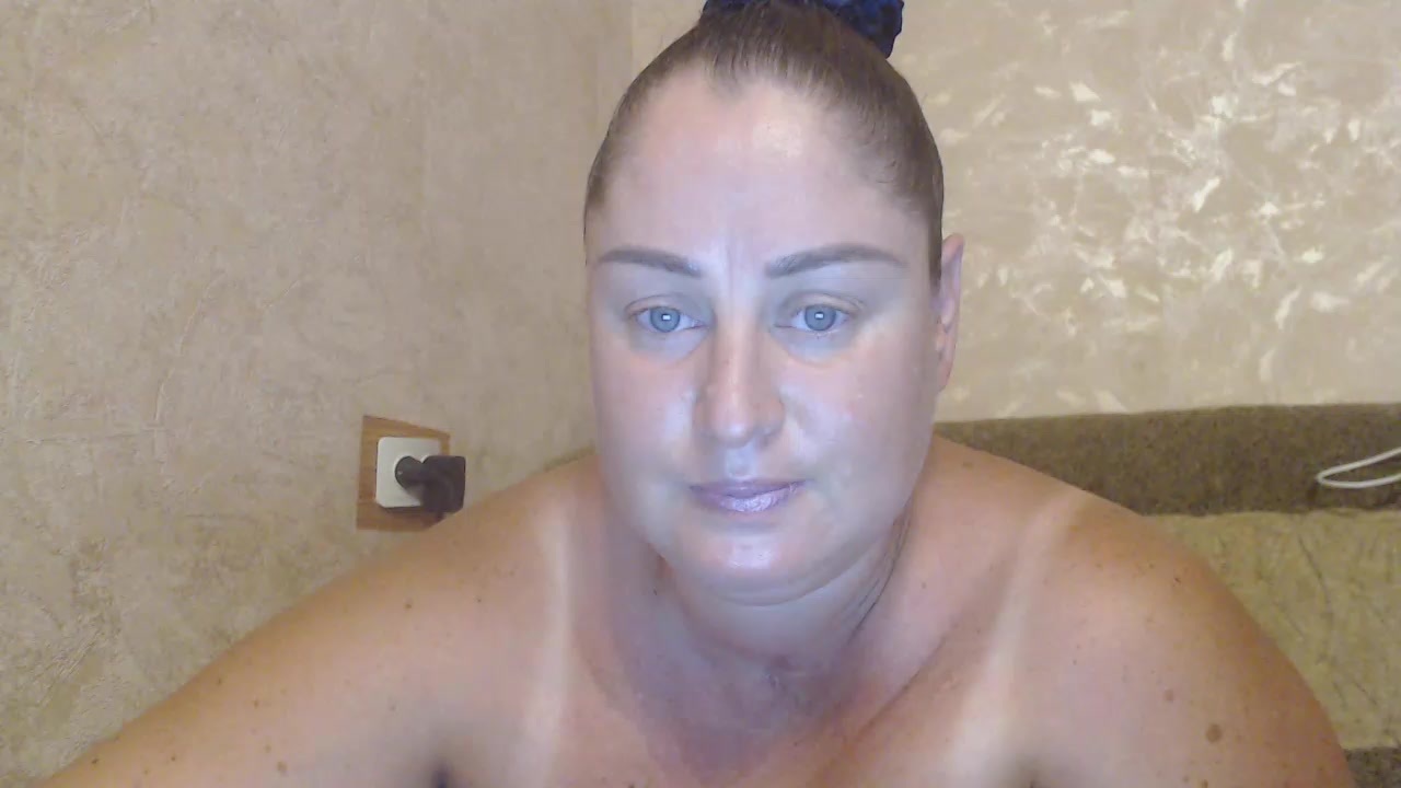I caress the ass – video od webkamerové modelky Amy_August