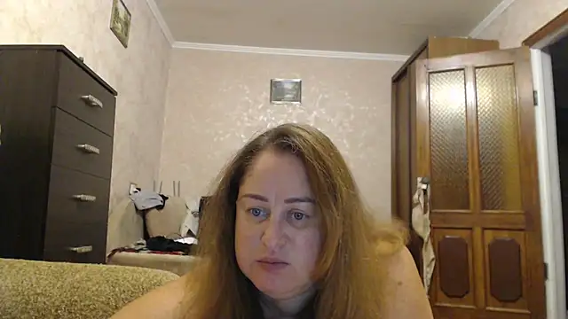you will see my beautiful pink pussy.i caress my pussy with a lovenso vibrator – video od webkamerové modelky Amy_August