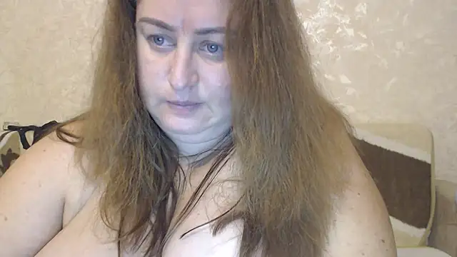 You will see my beautiful girlfriend You will see me giving a blowjob You will see my beautiful ass – video od webkamerové modelky Amy_August