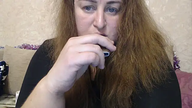 I'm stripping sexy. You'll see my pussy. – video od webkamerové modelky Amy_August