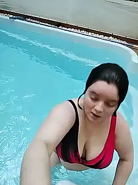 sexy in pool - video by LittleShyy cam model