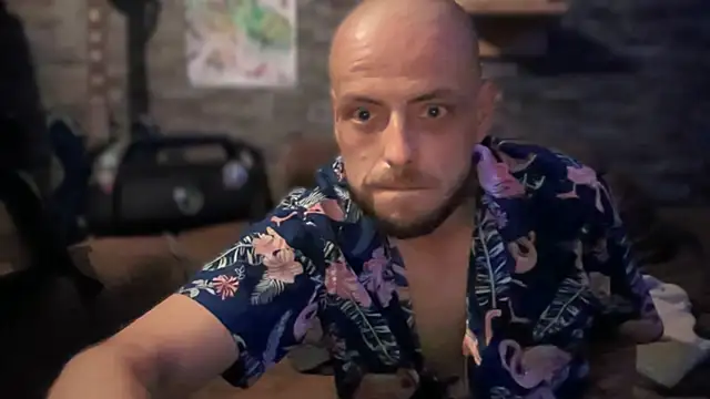 [27 Jul 02:22] Public Show - відео від вебкаммоделі kissfreak85