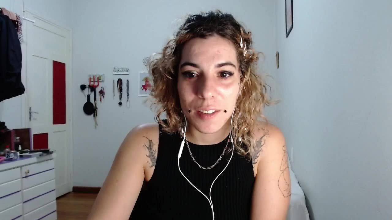 So much fun on Private Show Hairy Pussy Close - Vídeo de sweet_dome, modelo de vídeos