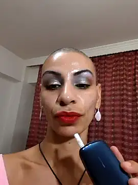 [9 Jul 22:38] Public Show year 2025 smoke  SHINNING summeR - video của người mẫu cam hotSANDRA_STARR