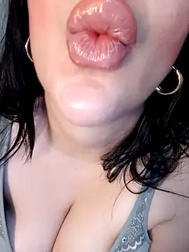 عسل م ن فوف ومن تحت  اححححح - video by Queen_sousou cam model