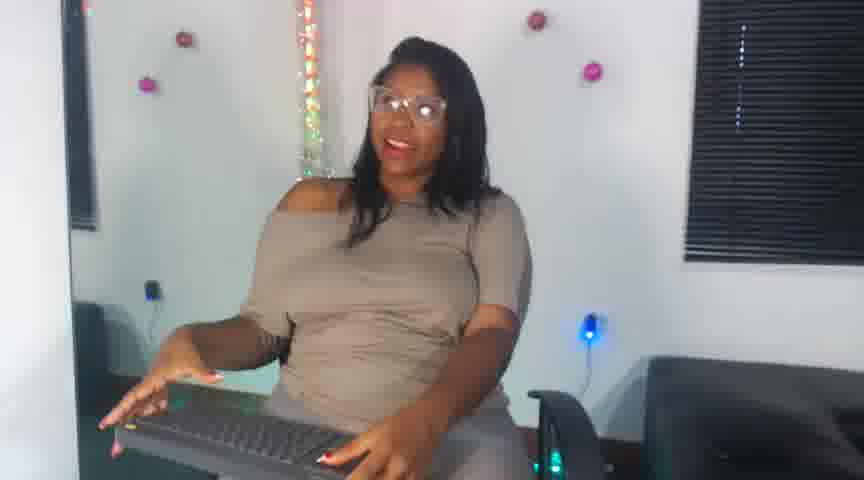 Show end of the year. - video by SharomRaw cam model