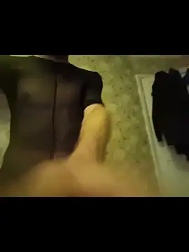 [13 Mar 07:36] Public Show - Hornynylonlad87 캠 모델의 동영상