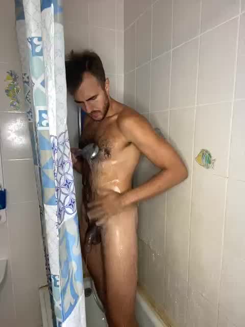 [12 Aug 01:37] SHower - video by Raamoss cam model