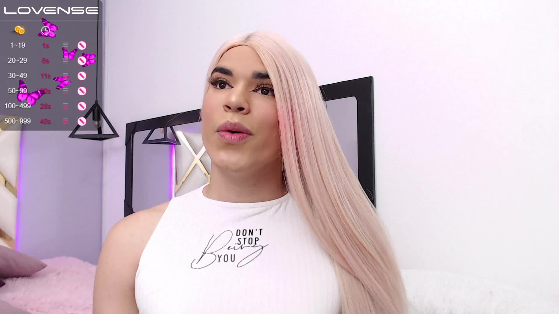 a delicious masturbation - video di BeckyAnders modella di cam