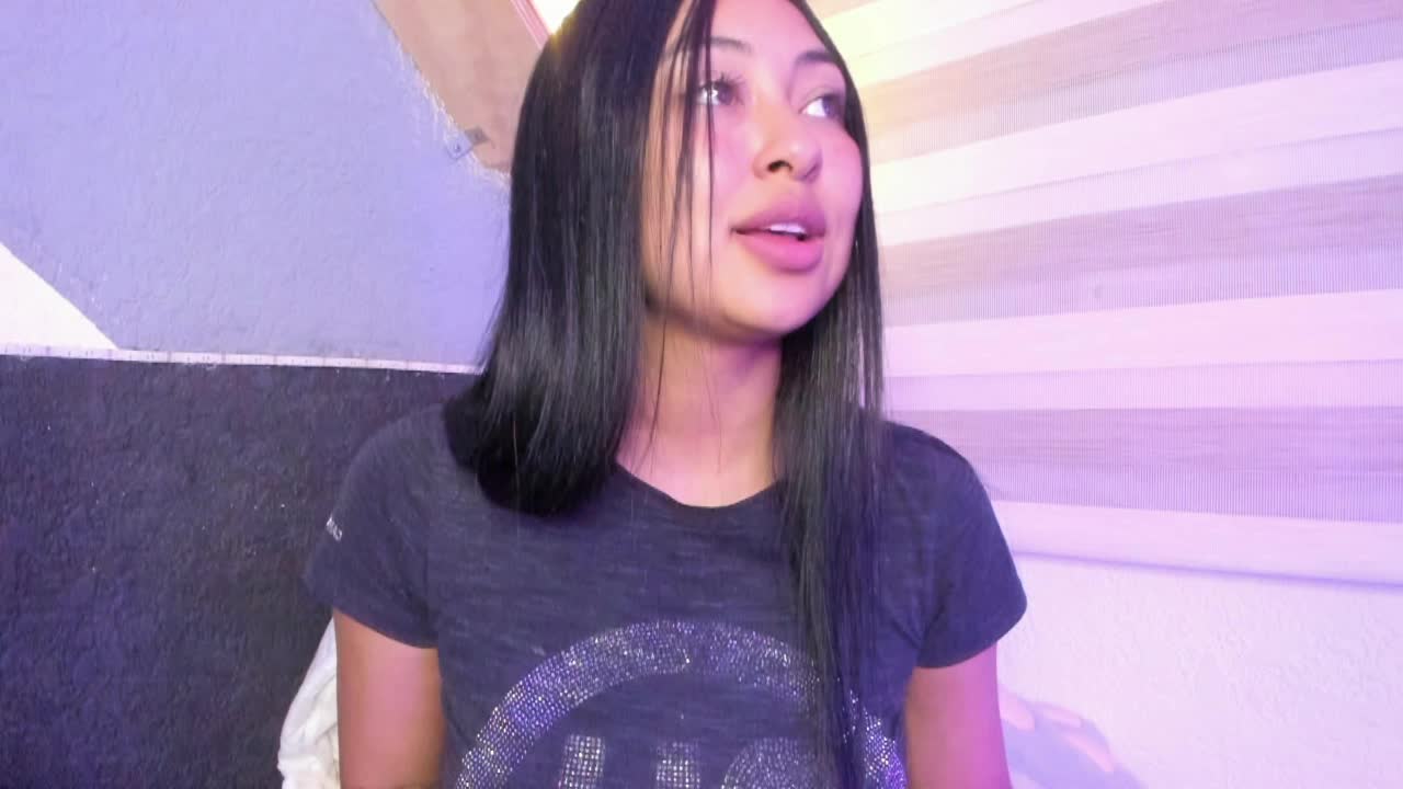 Pocahontas_power's XXX Videos & Recorded Live Shows | xHamsterLive