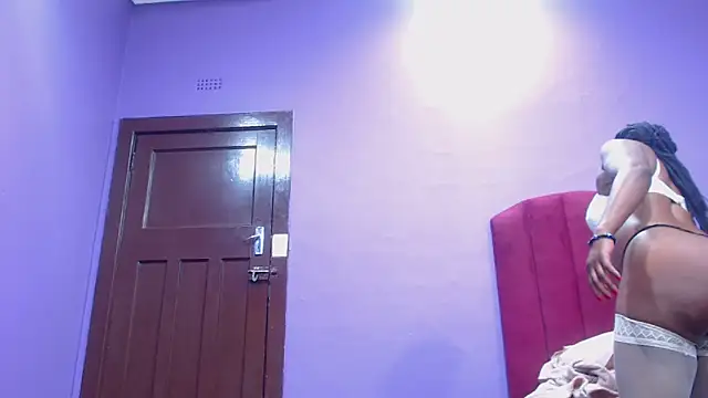 TWERKING THE FAT JUICY ASS😋🥵🥵 - video by SLUTYLISA cam model