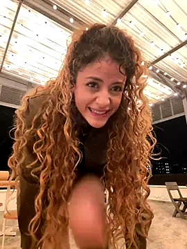 RISKY STANDING SQUIRTING IN PUBLIC - video by alana15 cam model