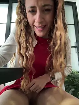 RISKY MULTI SQUIRT - video by alana15 cam model