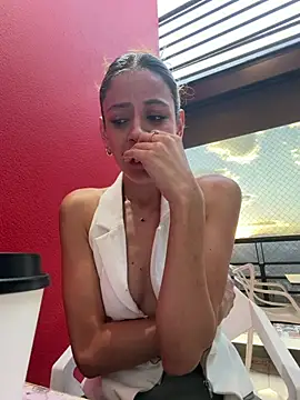 TOPLESS IN PUBLIC TILL SQUIRT