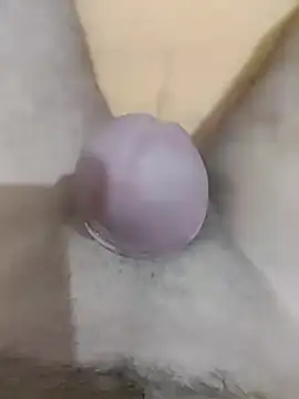 [12 Jun 22:49] Public Show - video by bhamady cam model