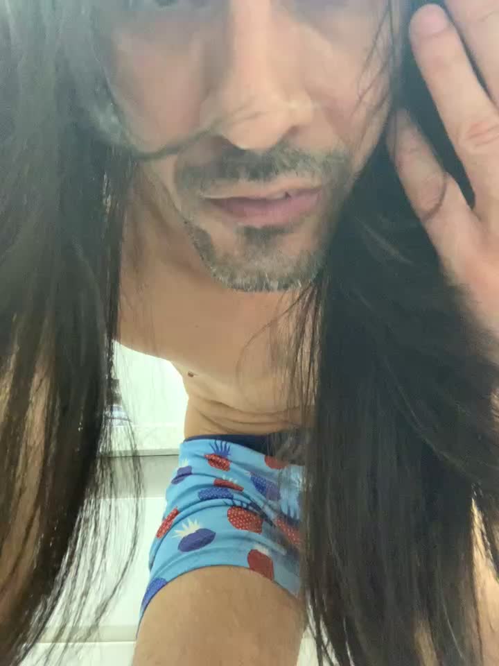 dish show under view big cock - video oleh model kamera Youreherewithme