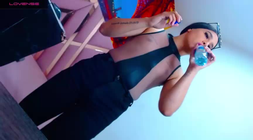 [22 Sep 17:32] Private Show - vídeo de sofia_sexy_ts