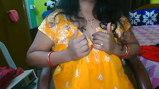 Dildo ride - video by Kritika_21 cam model