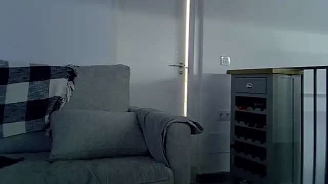 [11 Apr 23:49] Private Show