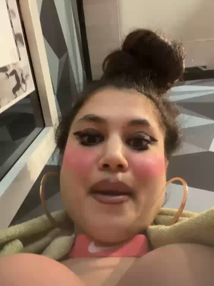 SLIPPERY WHEN WET - video by F3ckd0lllucy cam model