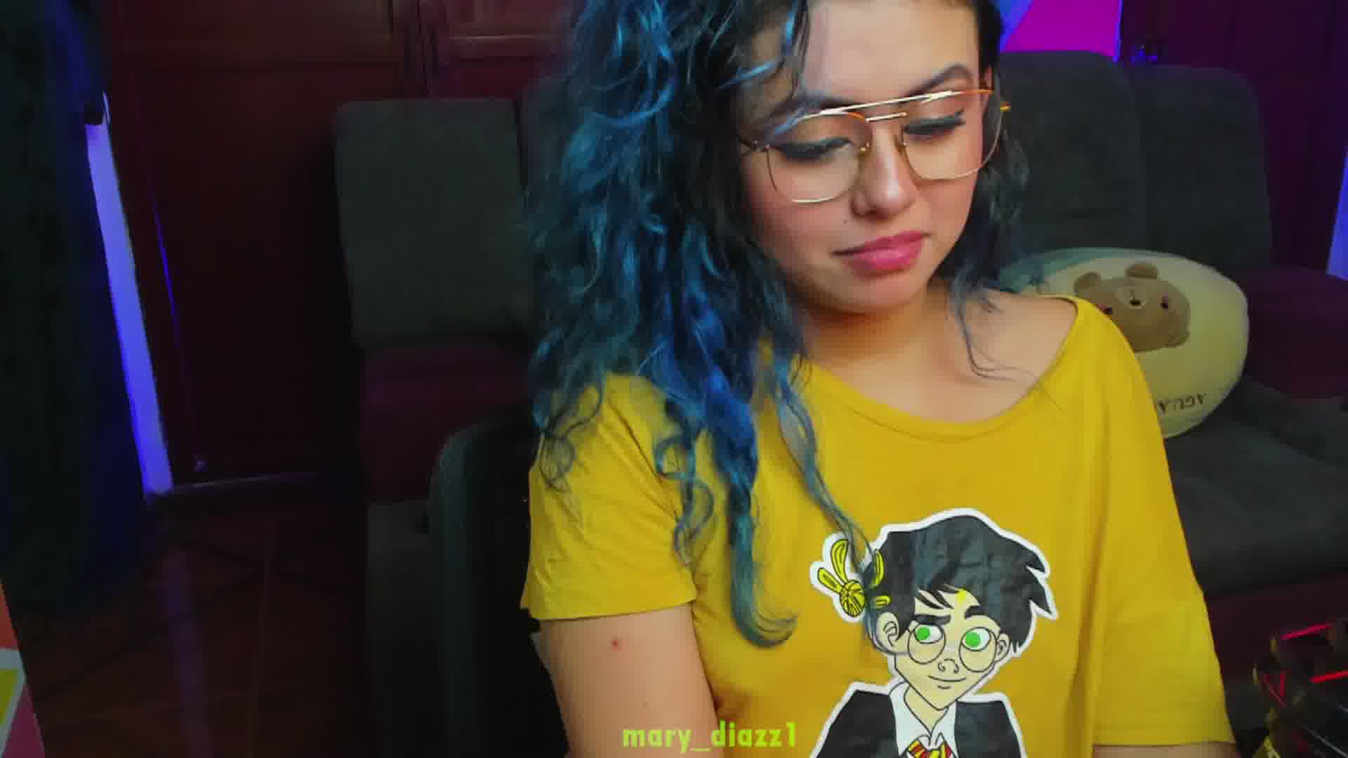 Debuting my little purple friend - video by mary_diaz1 cam model